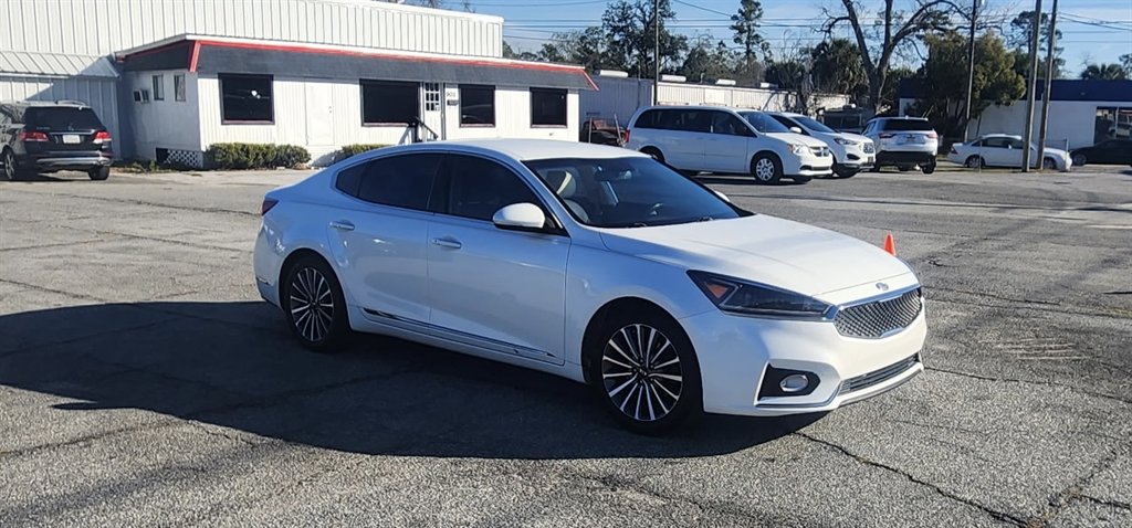 2018 Kia Cadenza Premium's photo